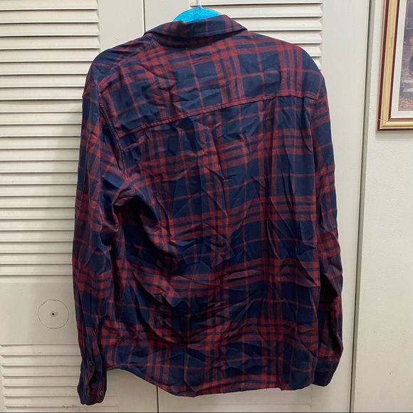 Grizzly button up Shirt - Picture 4 of 4